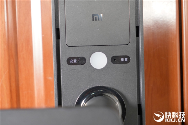 小米智能门锁Pro图赏：配备1080P高清摄像头