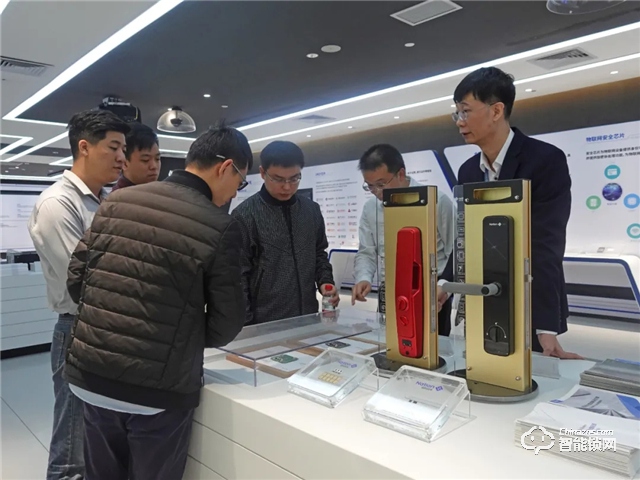 中国电信天翼物联公司领导参访国民科技，交流智能门锁如何赋能租住行业运营升级.jpg